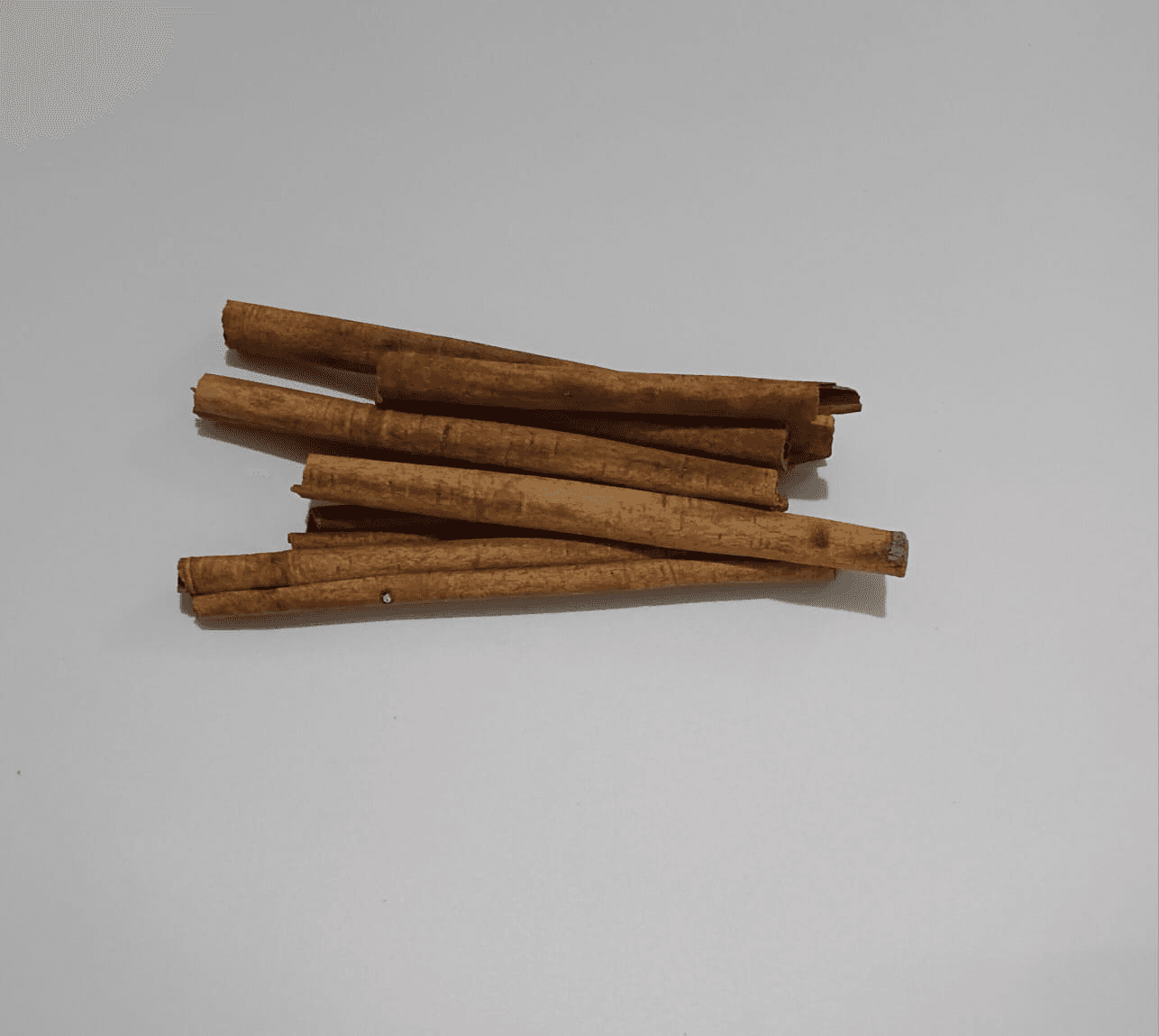 Cinnamon: a pinch of warmth in every bite. 🤎  Cinnamomum burmannii, better known as Indonesian cassia. Harvested from mature trees, sun-dried, then sorted by t
